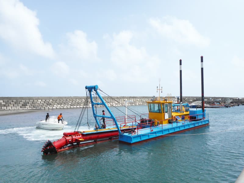 Drague à sable JLCSD200 : capacité de la pompe : 500 m³/h, profondeur de dragage : 6,0 m