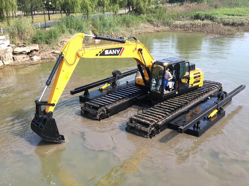 Customized Amphibious Excavator for Wetland Swamp River Dredging Applications Customized Amphibious Excavator for Wetland Swamp River Dredging Applications